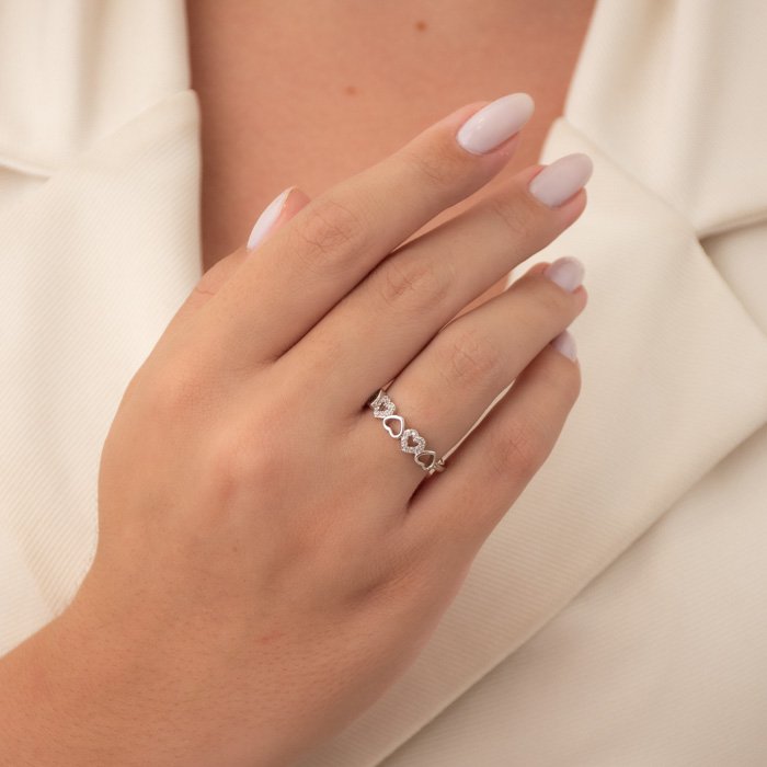 ANEL CORAÇÃO VAZADO LISO E CRAVEJADO