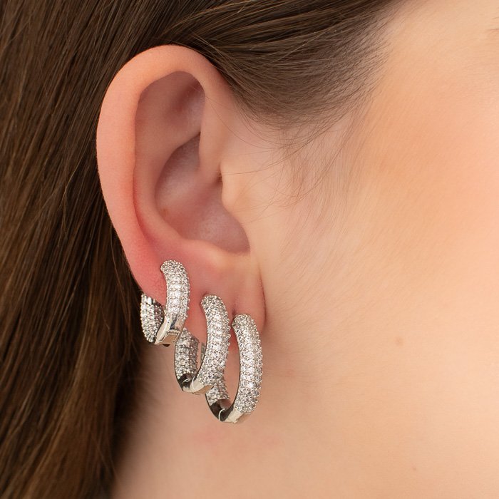 TRIO DE BRINCOS ARGOLA CRAVEJADA 4 CARREIRAS FRENTE E TRÁS