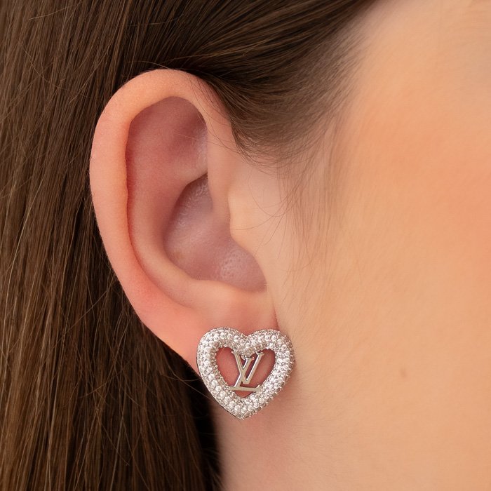 BRINCO CORAÇÃO CRAVEJADO VAZADO INSPIRAÇÃO