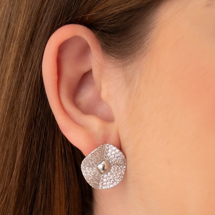 BRINCO REDONDO CRAVEJADO ONDULADO COM MEIO LISO