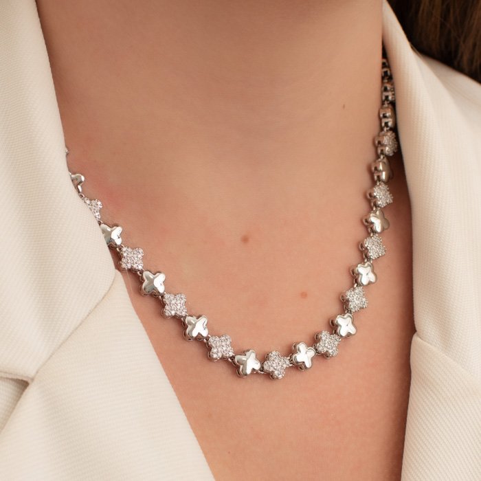 COLAR TREVO LISO E CRAVEJADO