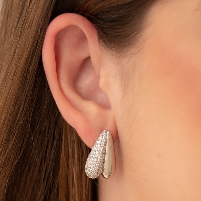 BRINCO DOURADO GOTAS LONGAS LISA E CRAVEJADA