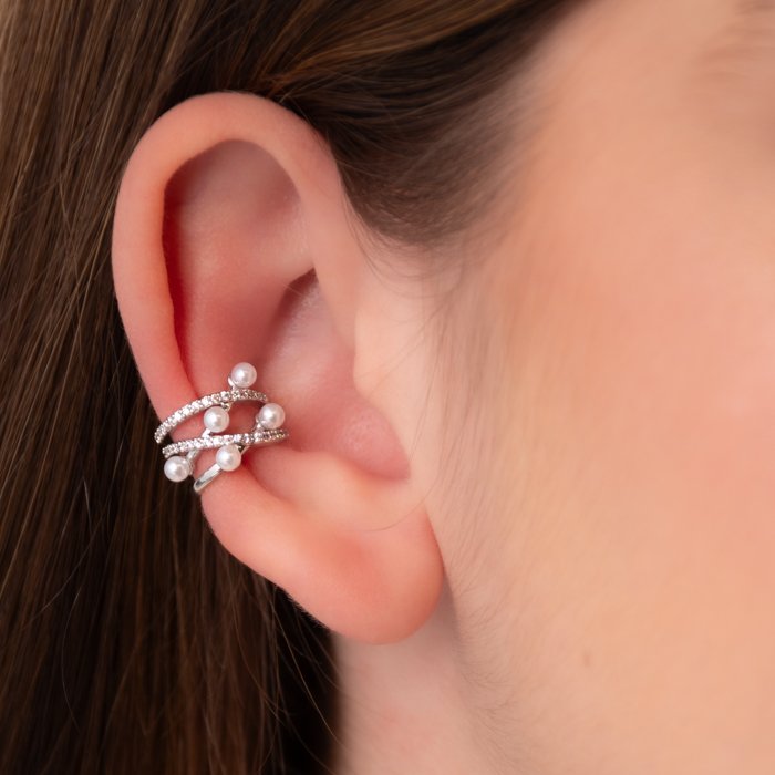 PIERCING CRAVEJADO E COM PÉROLA