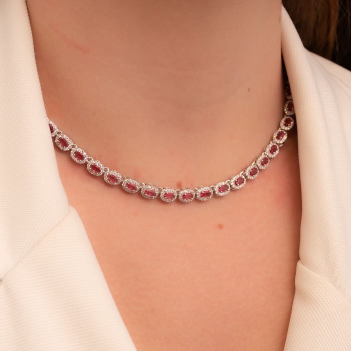 COLAR OVAL COM ZIRCÔNIA
