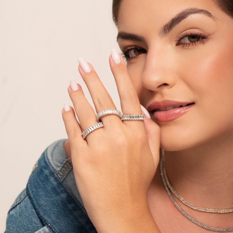ANEL FEMININO ZIRCÔNIAS BAGUETE