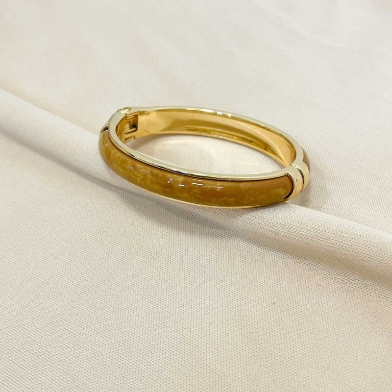 BRACELETE DOURADO INSPIRAÇÃO JASPE AMARELO
