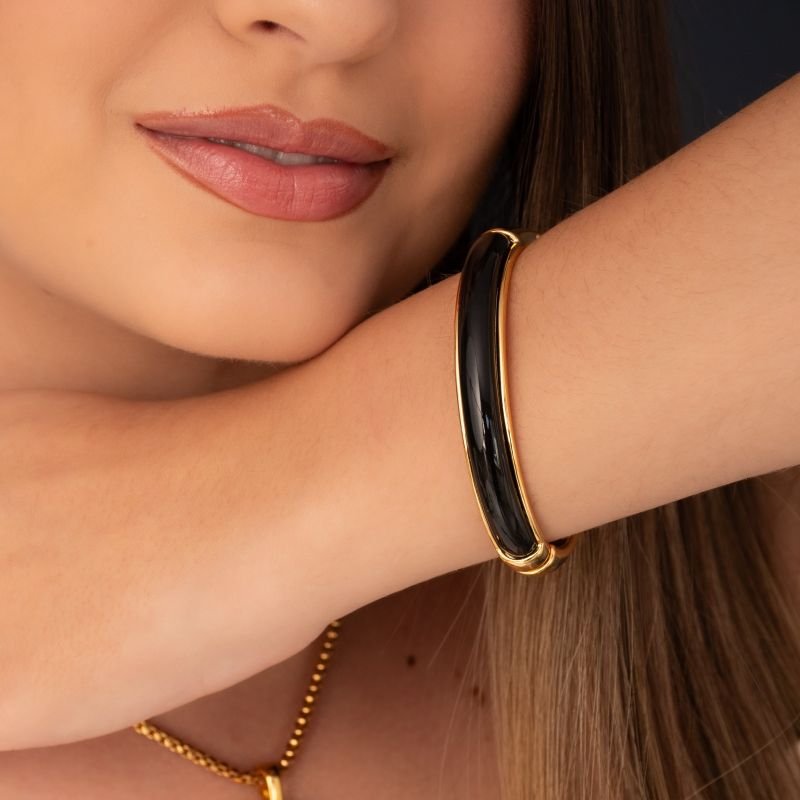 BRACELETE DOURADO PEDRA PRETA