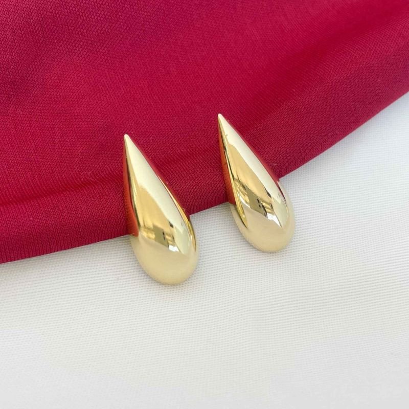 BRINCO GOTA DOURADO COMPRIDO