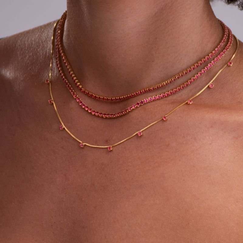 CHOKER DOURADA DEZ ZIRCÔNIAS ESMERALDA NA VENEZIANA