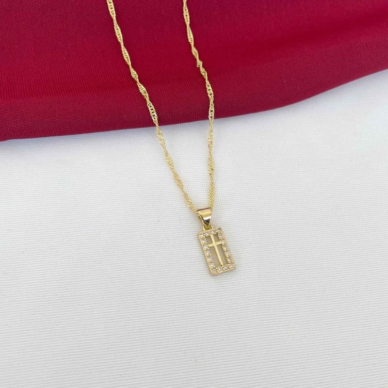CHOKER DOURADA SINGAPURA C/ CRUZ BORDA CRAVEJADA