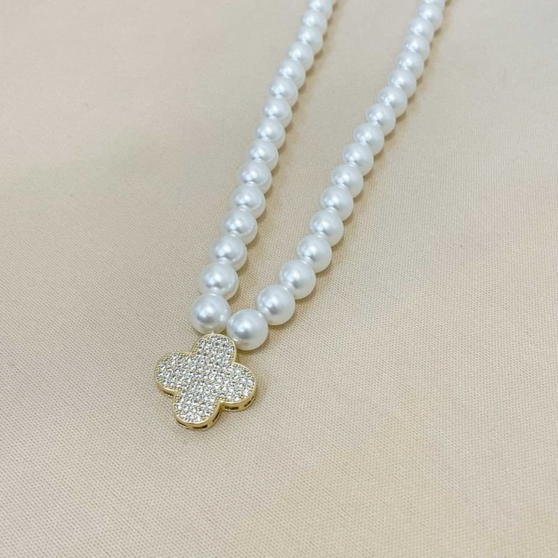 CHOKER PÉROLA COM TREVO CRAVEJADO