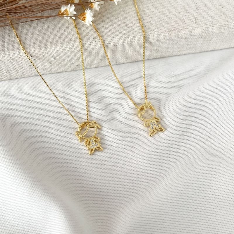 COLAR FEMININO MENINA VAZADA E CRAVEJADA NA VENEZIANA