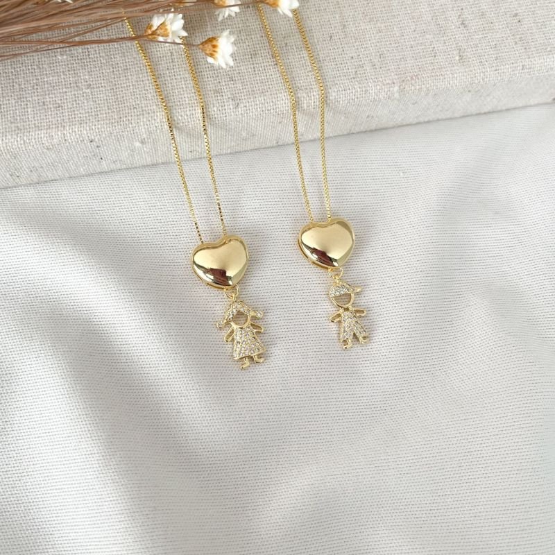 COLAR CORAÇÃO LISO FILHA CRAVEJADA CRISTAL NA VENEZIANA