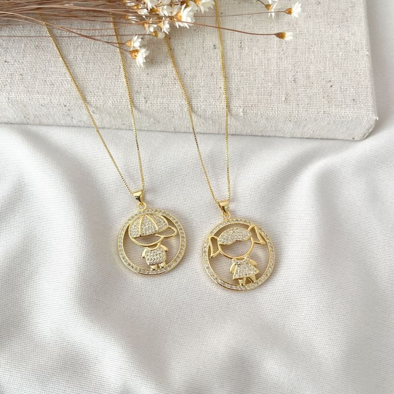 COLAR FEMININO MENINA CRAVEJADA BORDA REDONDA NA VENEZIANA