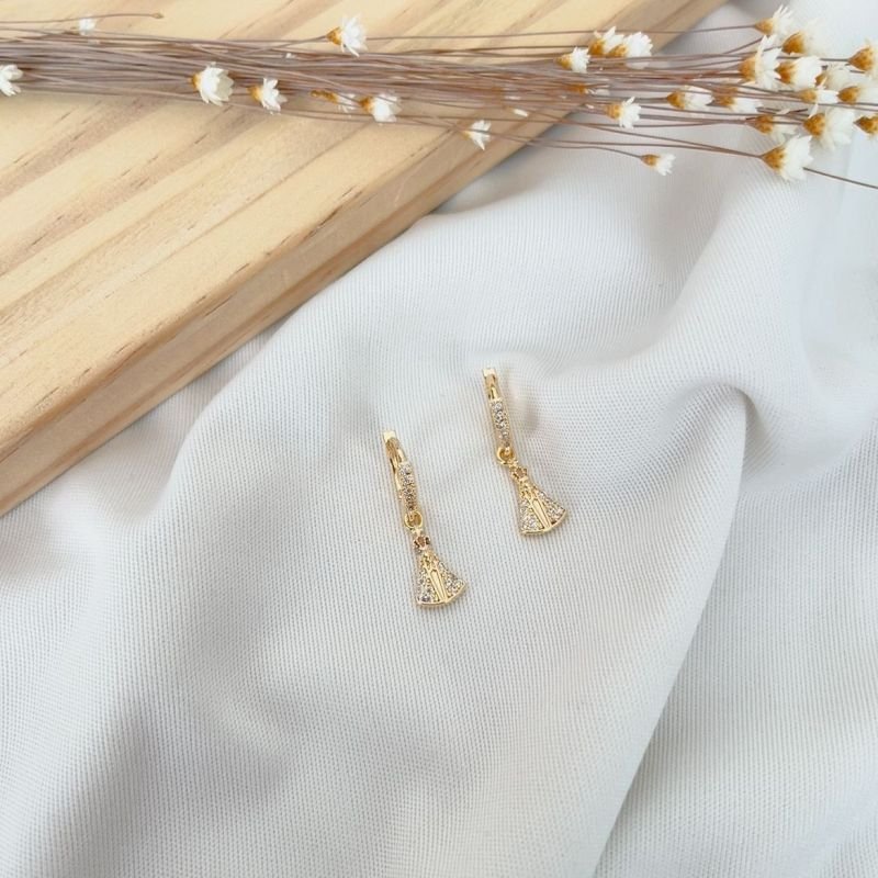 MINI ARGOLA COM PINGENTE DE NOSSA SENHORA CRAVEJADOS