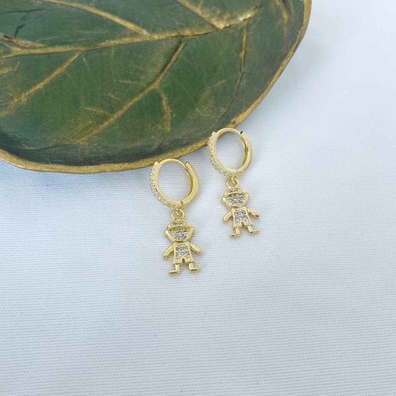 MINI ARGOLA ARTICULADA CRAVEJADA COM MENINO CRAVEJADO