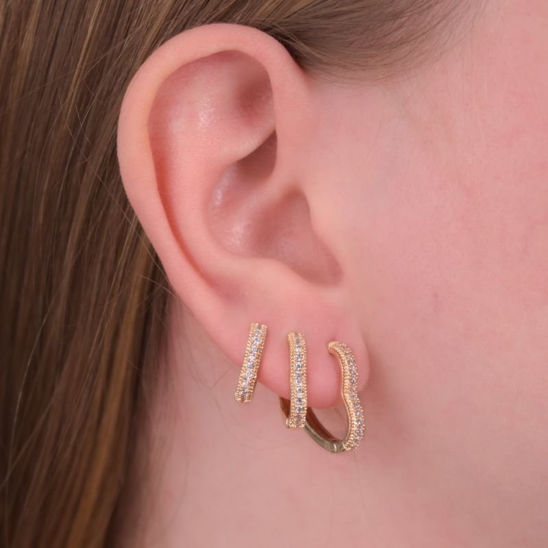 TRIO DE BRINCOS ARGOLAS ARTICULADA FORMATO CORAÇÃO CRAVEJADO